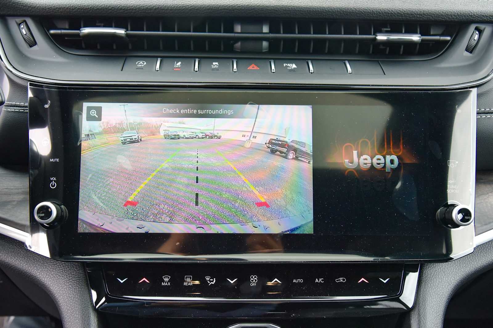 2026 Jeep Grand Cherokee L Laredo Altitude