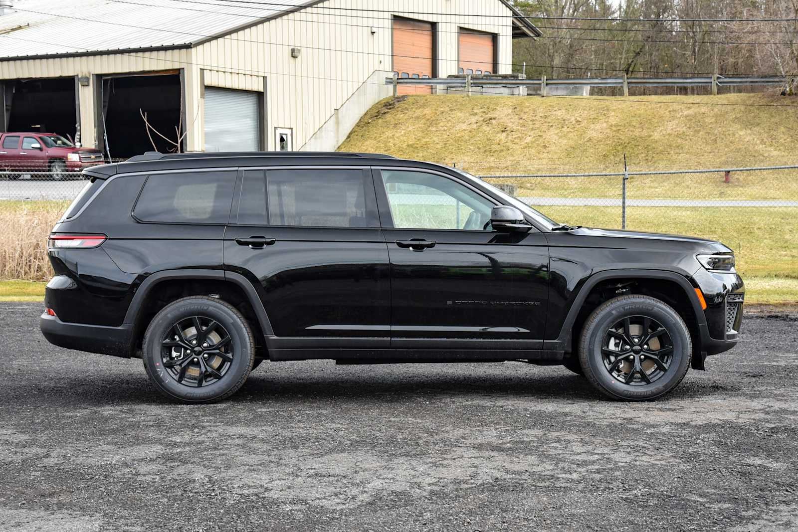 2026 Jeep Grand Cherokee L Laredo Altitude