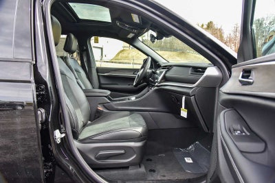 2026 Jeep Grand Cherokee L Laredo Altitude