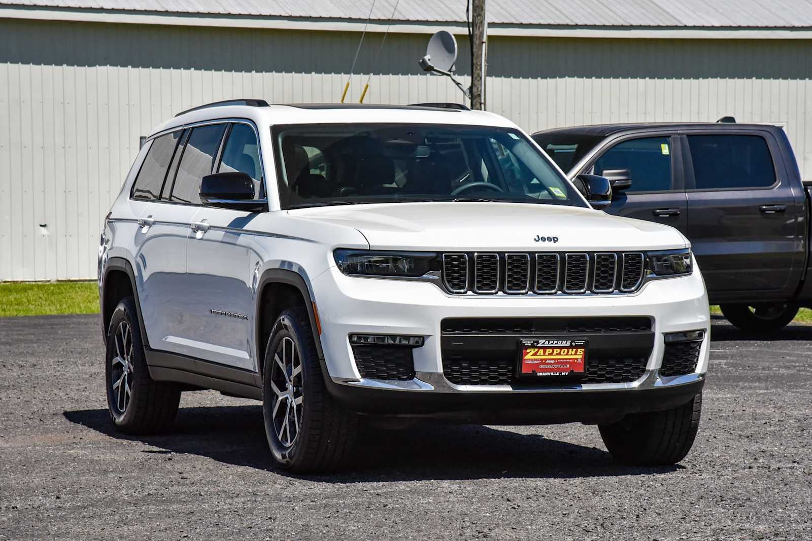 2023 Jeep Grand Cherokee L Limited 4x4's photo