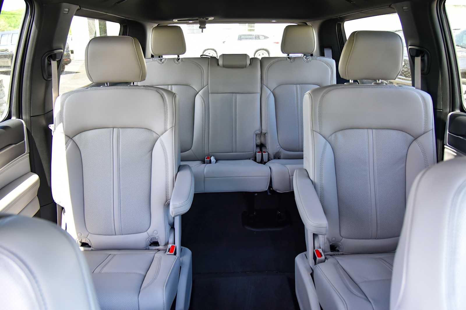 2026 Jeep Grand Wagoneer Base