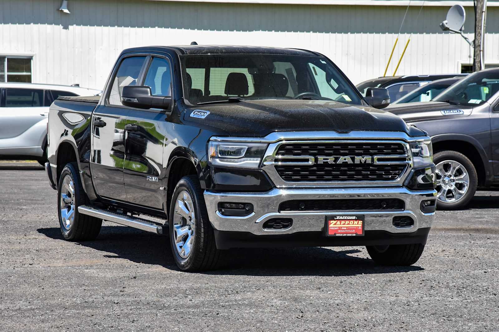 2023 RAM 1500 Big Horn/Lone Star 4x4 Crew Cab 5'7's photo