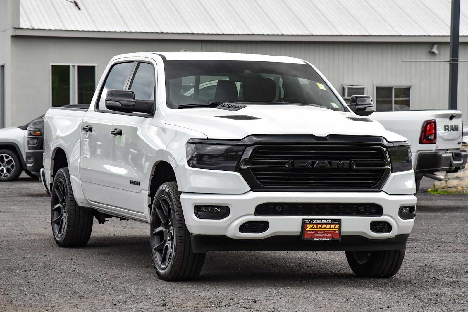 2024 RAM 1500 Laramie 4x4 Crew Cab 5'7's photo