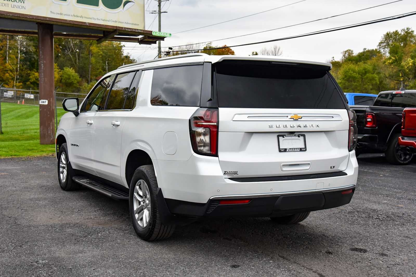 2023 Chevrolet Suburban LT