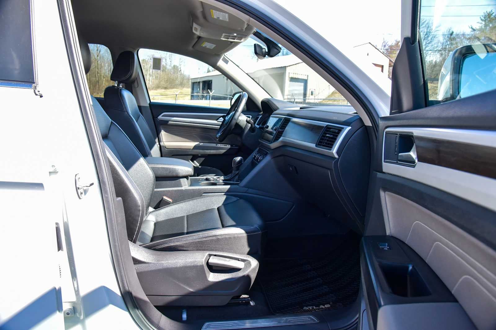 2021 Volkswagen Atlas 3.6L V6 SE w/Technology