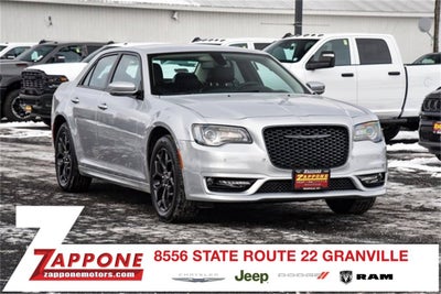 2023 Chrysler 300 Touring L