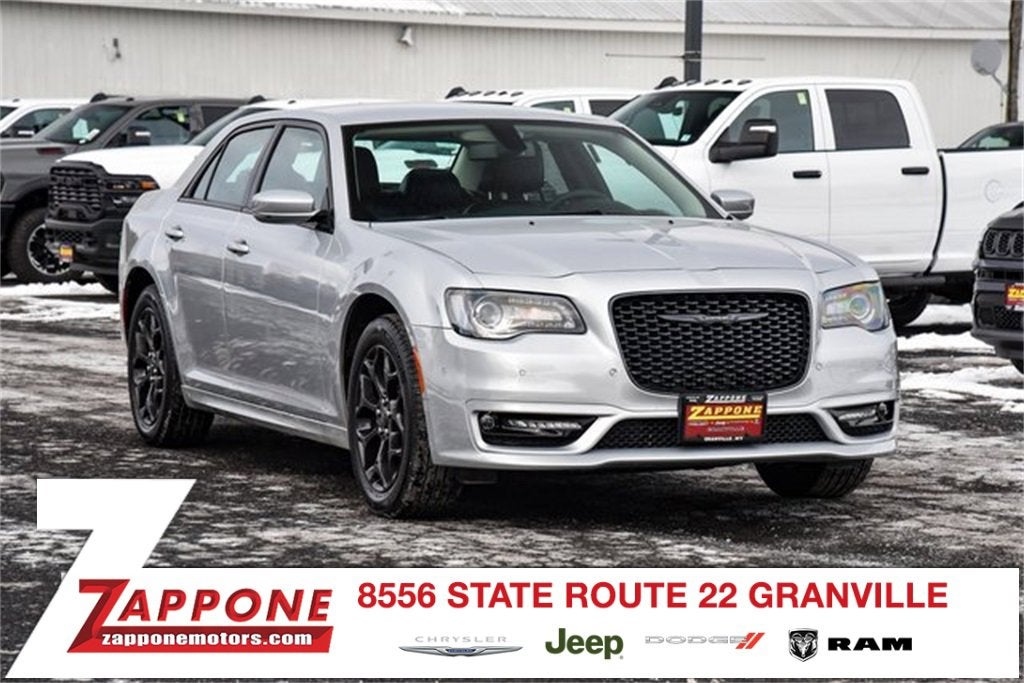 2023 Chrysler 300 Touring L