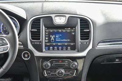 2023 Chrysler 300 Touring L