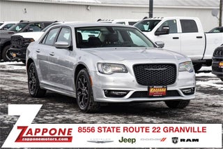 2023 Chrysler 300 Touring L
