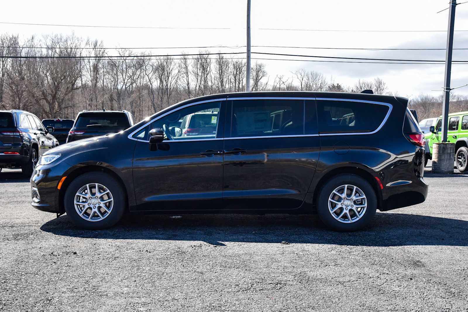 2026 Chrysler Pacifica Select