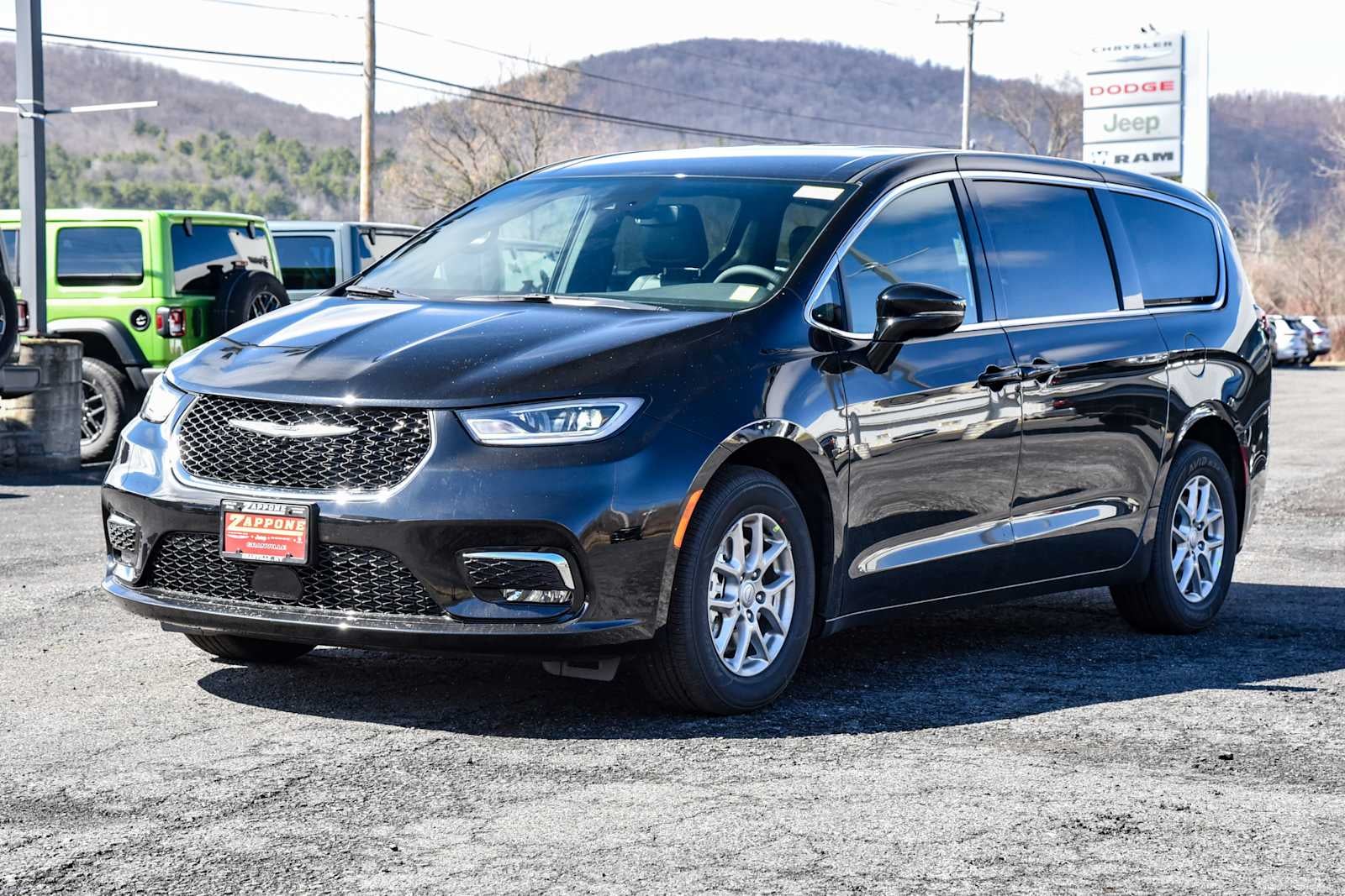 2026 Chrysler Pacifica Select