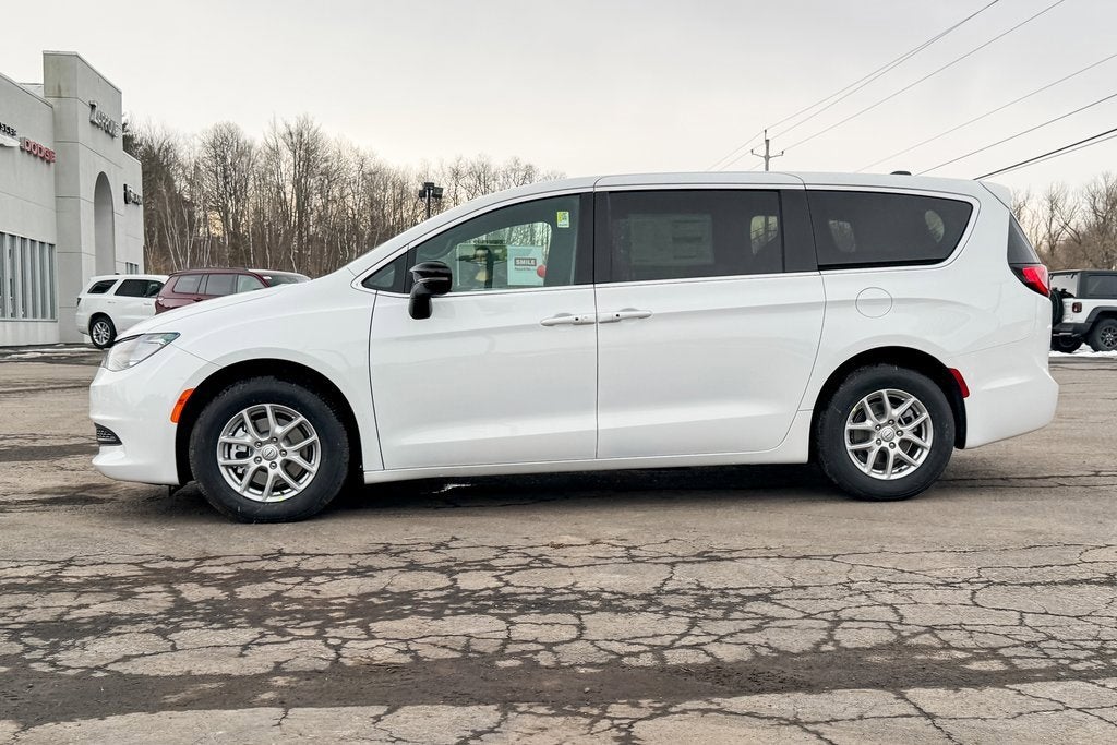 2026 Chrysler Voyager LX