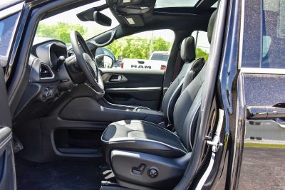 2027 Chrysler Pacifica Limited