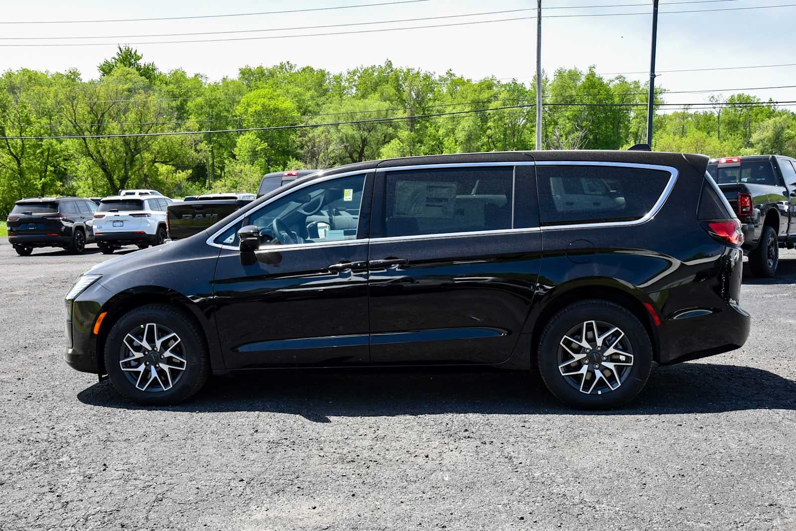 2027 Chrysler Pacifica Limited