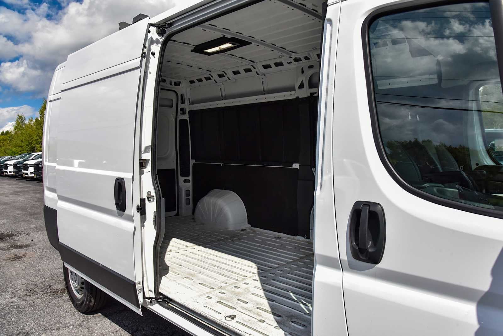 2026 RAM ProMaster Cargo Van Tradesman