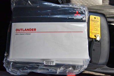 2024 Mitsubishi Outlander ES