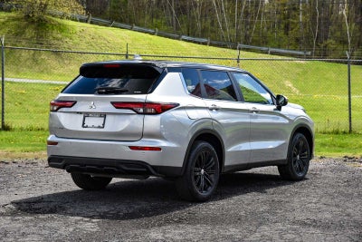 2024 Mitsubishi Outlander ES