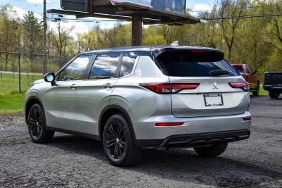 2024 Mitsubishi Outlander ES